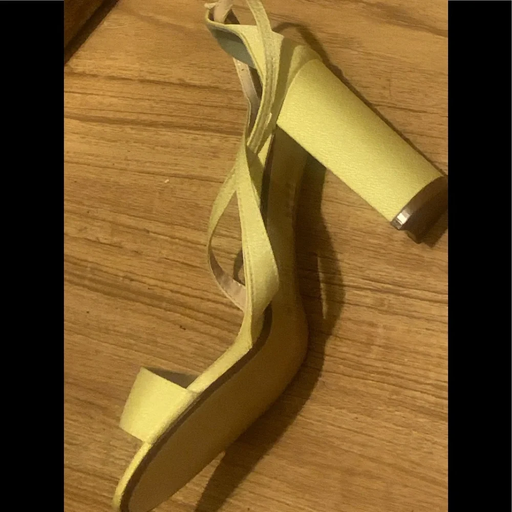 Shoes 🌻 - Picture 3 of 8